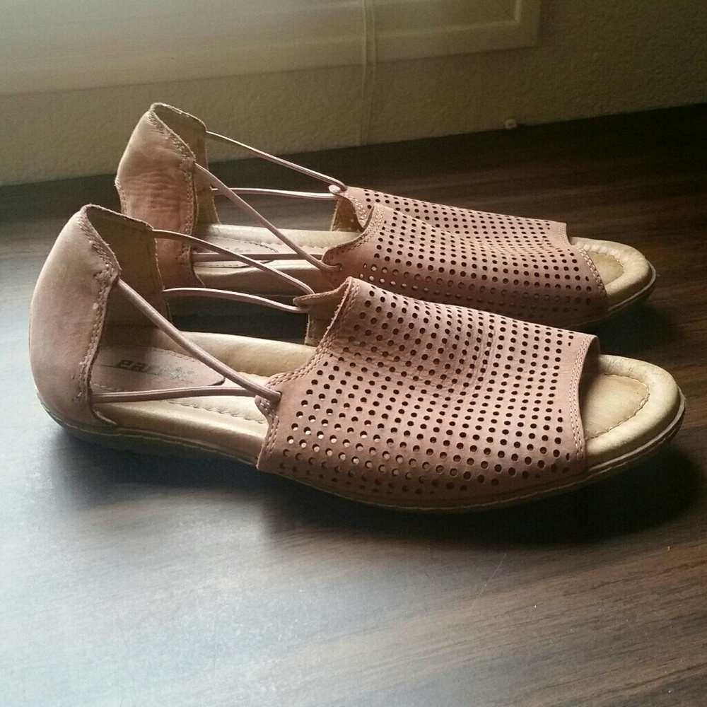 Earth Shelly Slip-On Sandal